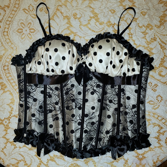 Plus Size White black polka dot ruffled corset 18 - Picture 4 of 8